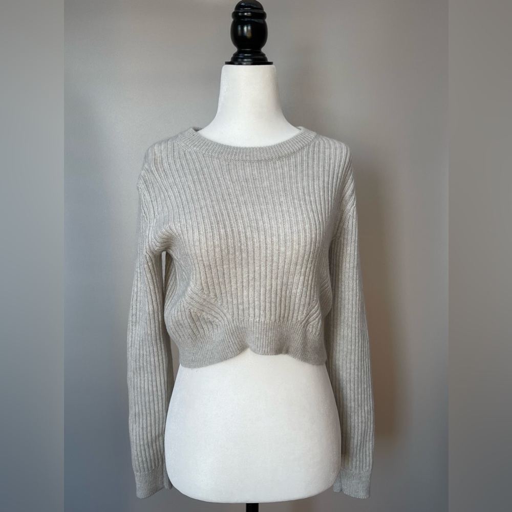 Aritzia cropped knit sweater